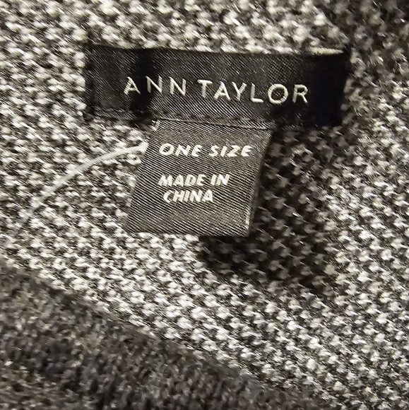 Ann Taylor Metallic Silver Grey Poncho Sweater NWT - Picture 4 of 8